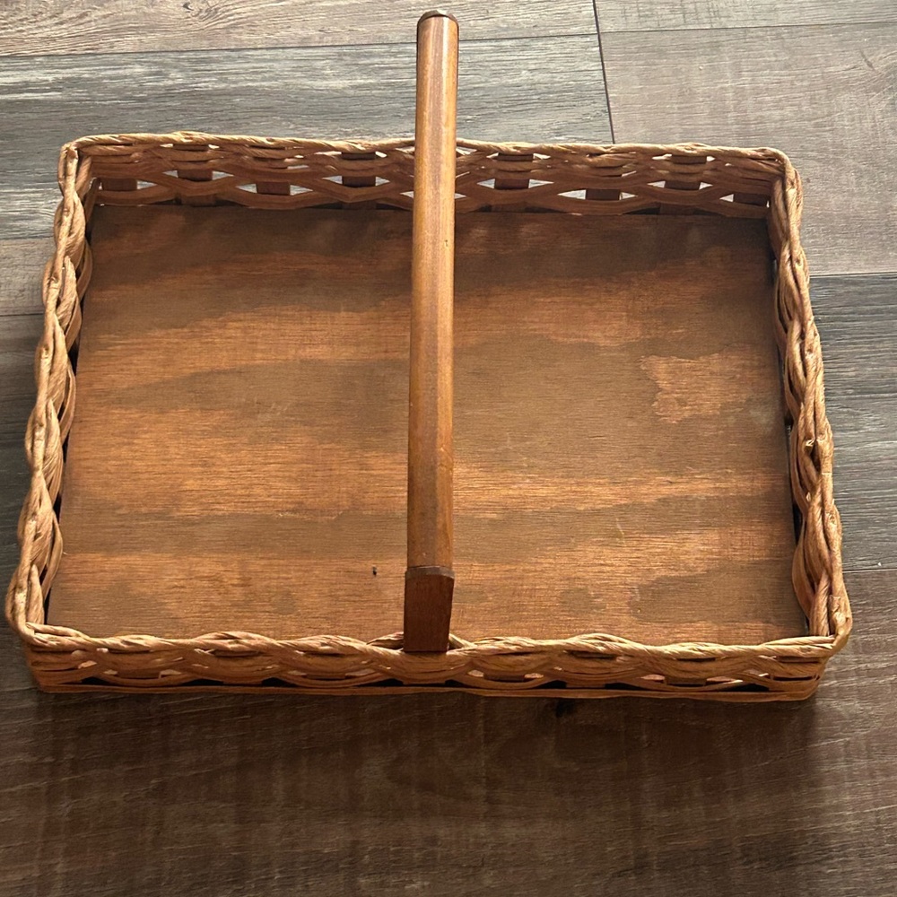 VTG  Kilwins American Basket Wood  Rattan Wicker TRAY Hand Made Signed 1996